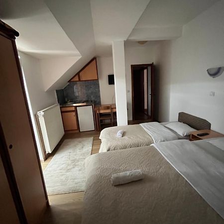 Hotel Lovac Zabljak  Exterior photo
